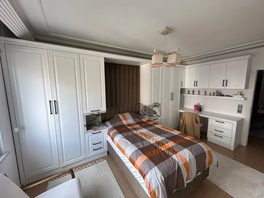 Complete fitted teenager's room